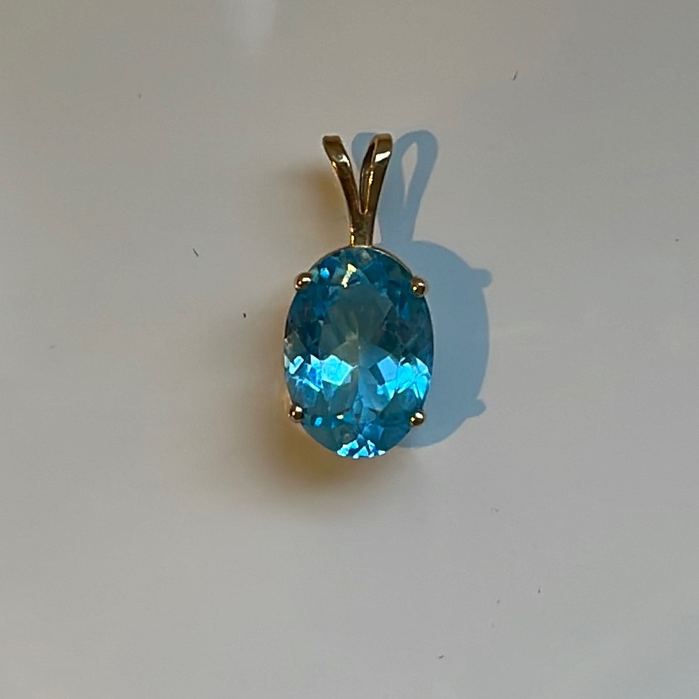 14k oval blue topaz pendant